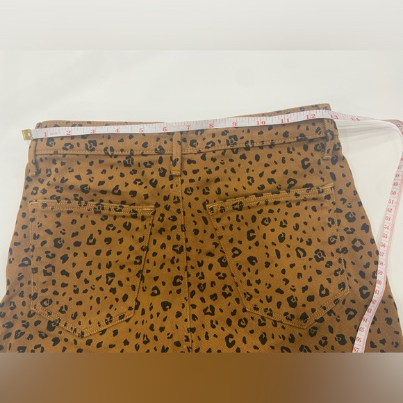 Aritzia Sunday best animal print shorts - Picture 3 of 5
